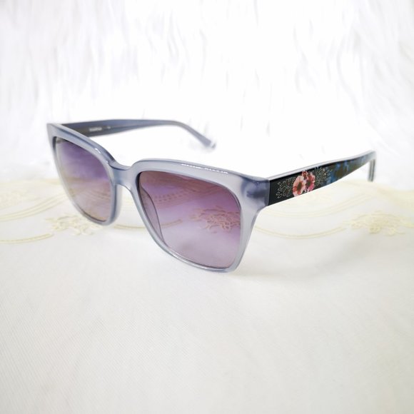 bebe Women\'s Shine Sunglasses main image 4